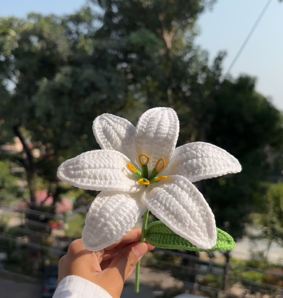 White Lily Flower | Aesthetic Floral Gift | Premium Yarn Forever Flower